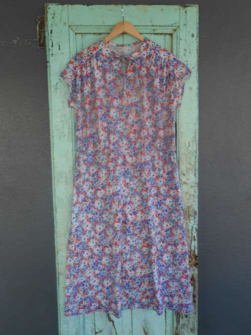 Red, Blue and White Pussy Bow Vintage Dress (Large) **Free Vintage Gift per Order**