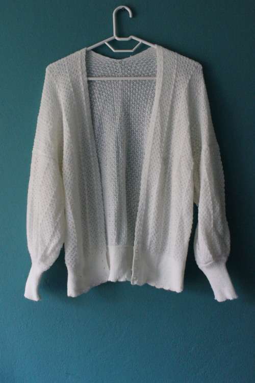 Vintage White Puffy Sleeved Cardigan / Jersey (Medium)