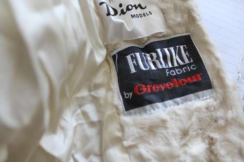 Vintage Creamish / Whitish Faux Fur Luxurious Coat (Medium)