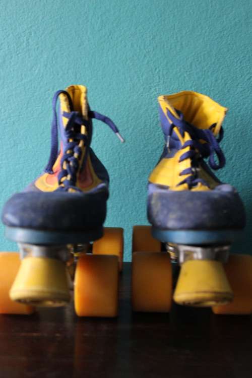 Vintage "Hot Skates" Roller Skates (Ladies size 6 /7)