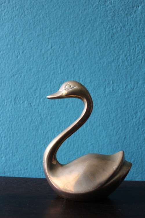 Vintage Brass Swan (10 x 13cm)