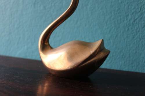 Vintage Brass Swan (10 x 13cm)