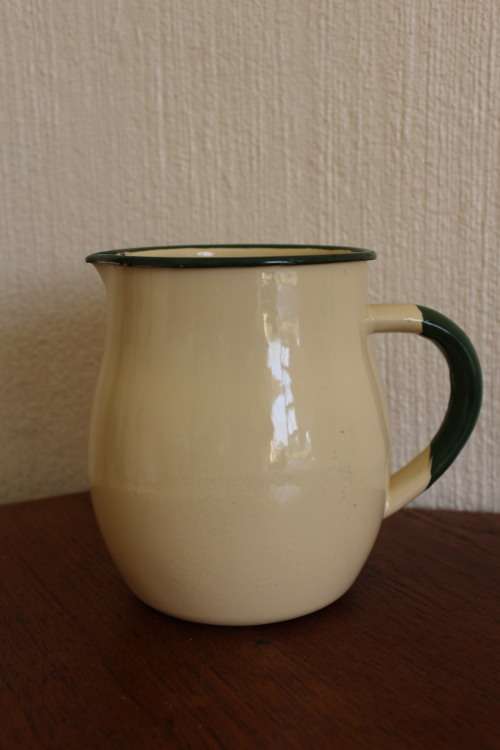 Vintage Enamel Jug (11cm diameter, 15cm tall)