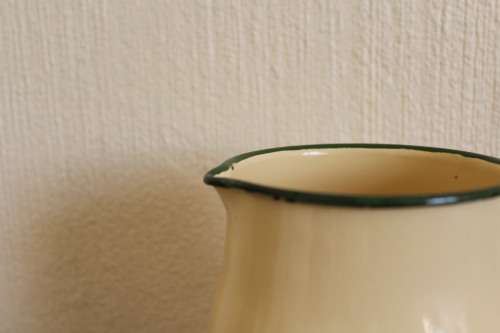 Vintage Enamel Jug (11cm diameter, 15cm tall)