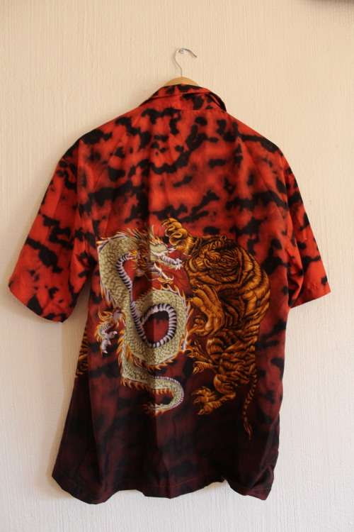 90s' / Early 00's Red Polyester Button Up Shirt (Medium)