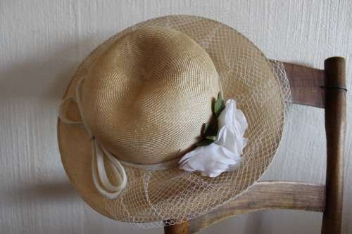 Lovely Vintage Beige Hat (See Description)