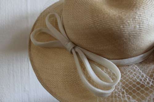 Lovely Vintage Beige Hat (See Description)
