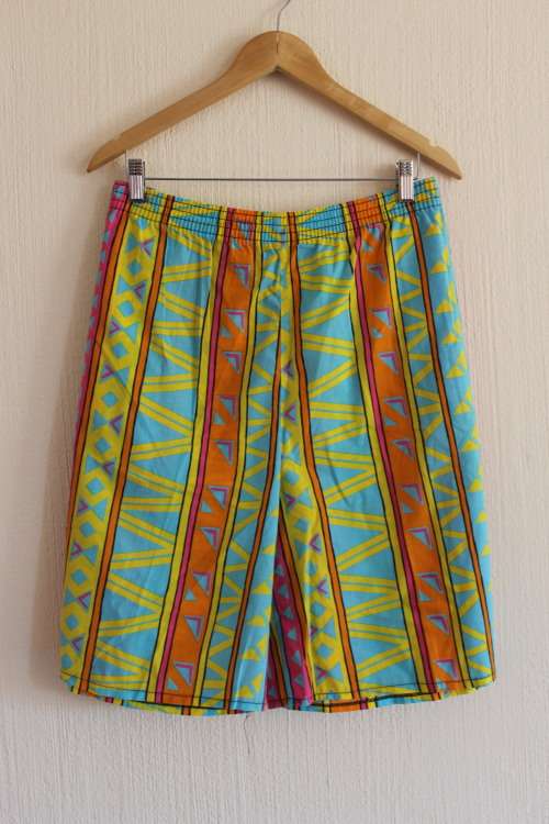 Vintage Colourful Shorts (Waist 46 cm - measured from left to right)