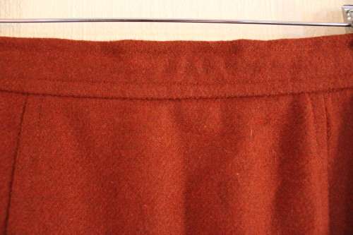 Vintage Brown Skirt (Waist measures 34cm from left to right)