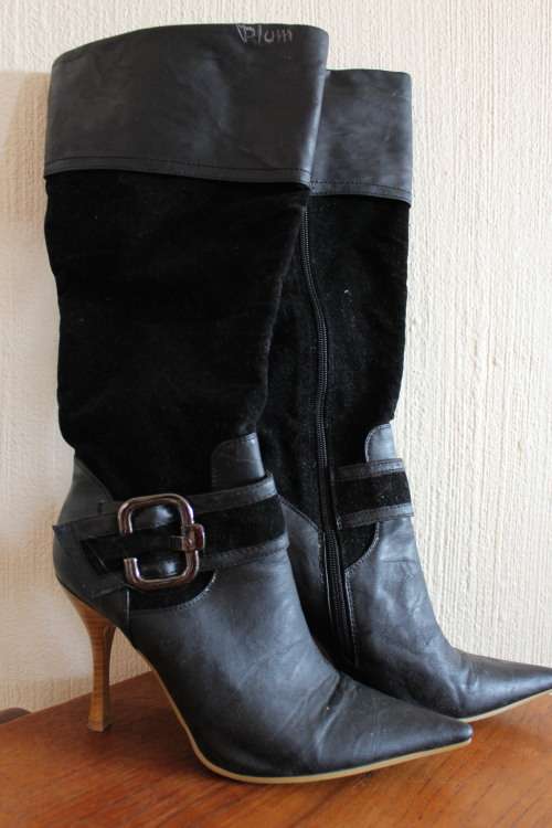 Plum Black Boots (Size 5)