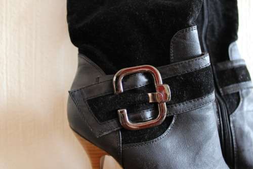 Plum Black Boots (Size 5)