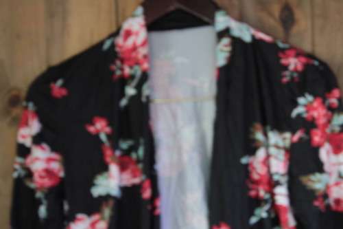 Black & Floral Kimono Style Top (Small)