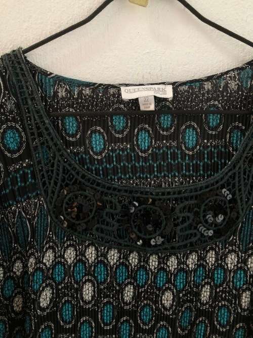 Pleated Tunic / Top from Queenspark (Size 22)