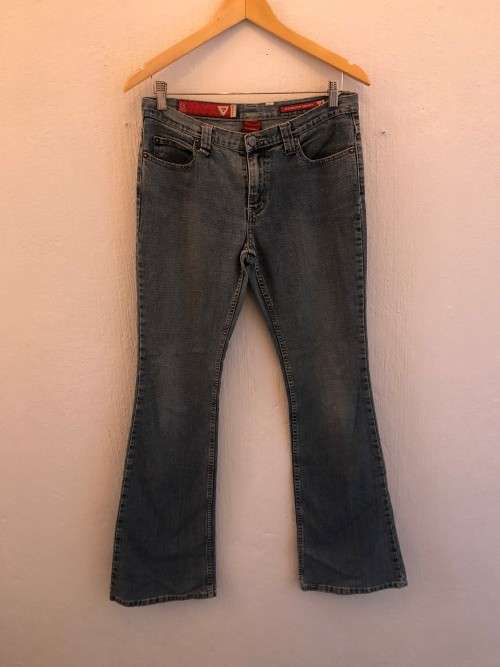Guess Bootleg Jeans (Size 29 - hip measures 37cm from left to right)