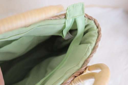 Vintage Woven Handbag (Measures 22 x 32 cm - needs TLC - see description)