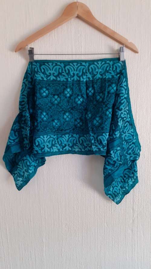 Vintage Green Paisley Scarf (Measures 34 x 100cm)