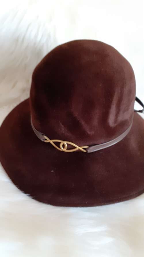 Vintage Brown Hat (Head diamater of 16cm and brim diameter of 31cm)