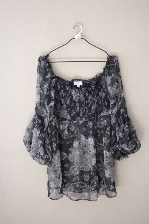 Black and White Boho Top (XL)