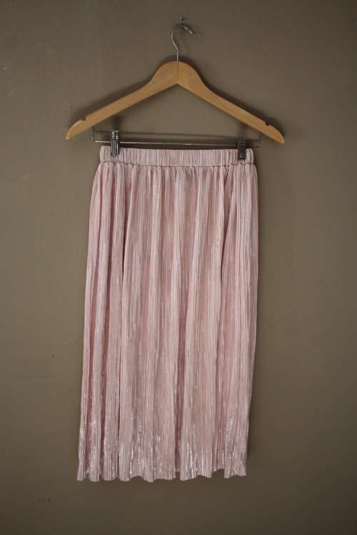 Cute Pleated Pink Skirt (Size 10)