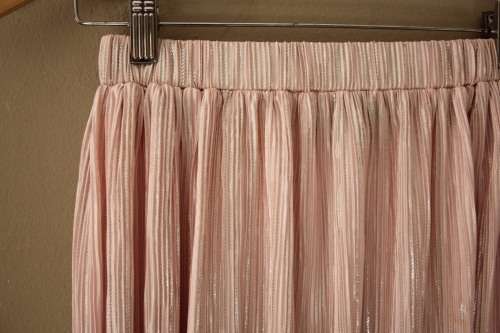 Cute Pleated Pink Skirt (Size 10)