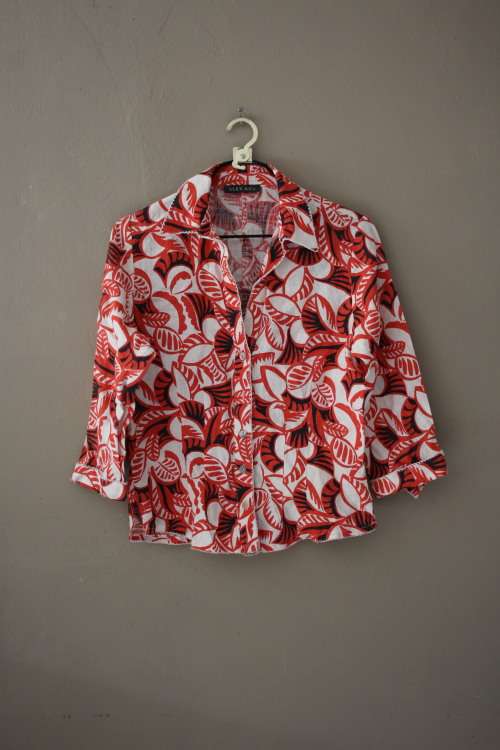 Vintage Red, Black and White Button Up Shirt (Large)