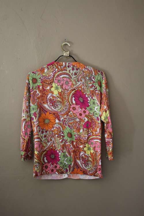 Stunning Floral Knit Cardigan (Medium)