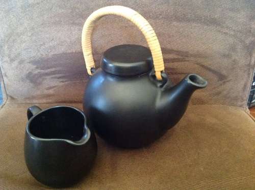 Arabia FInland. Tea pot and milk jug.