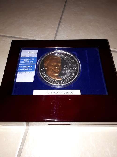 Commemorative Medal Robben Island 1Kg Silver