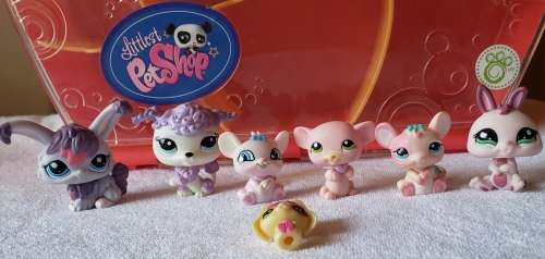 Littlest pet shop - Mixed Lot with Carry Case