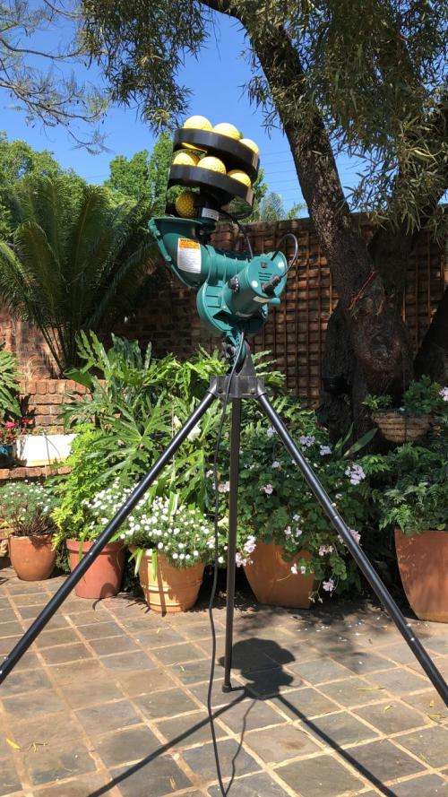 The Paceman Original  Cricket bowling machine with 12 balls - Collection Only Pretoria East