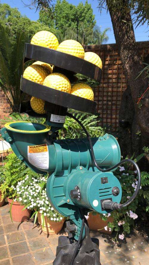 The Paceman Original  Cricket bowling machine with 12 balls - Collection Only Pretoria East