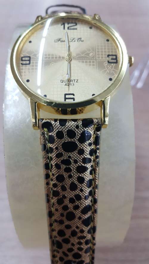 GOLD LEOPARD PRINT STRAP WOMEN WATCH