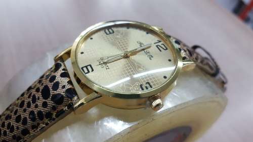 GOLD LEOPARD PRINT STRAP WOMEN WATCH