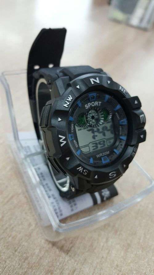 DIGITAL SPORTS WATCH - BLACK