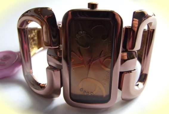 STUNNING DIVA QUARTZ WATCH -LOVELYCOPPER WITH GOLD FACE