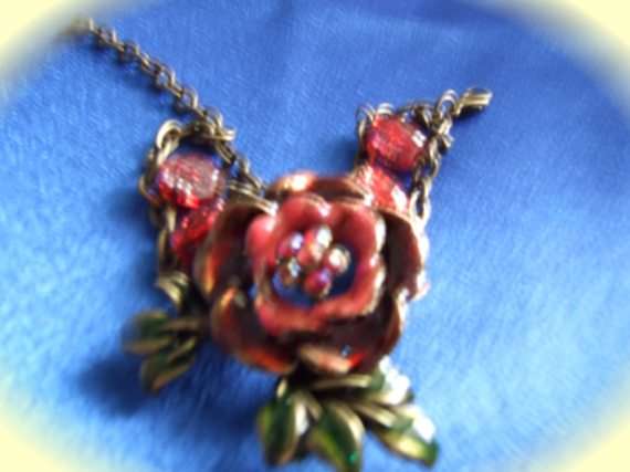 LOVELY ROSE & AUSTRIAN CRYSTAL BRACELET