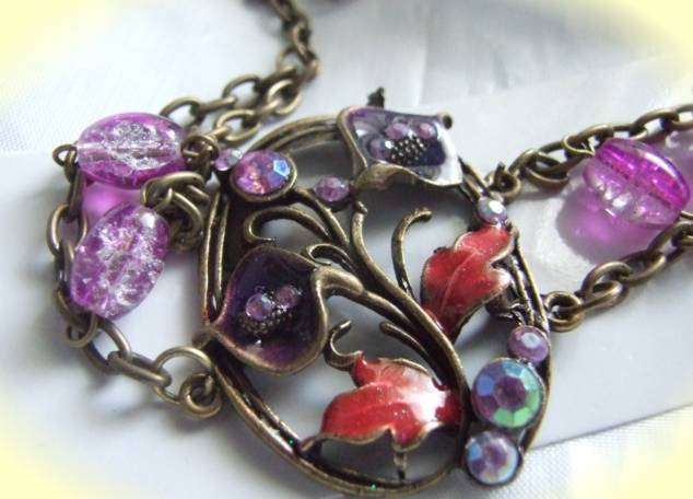 LOVELY PURPLE LILY BRACELET