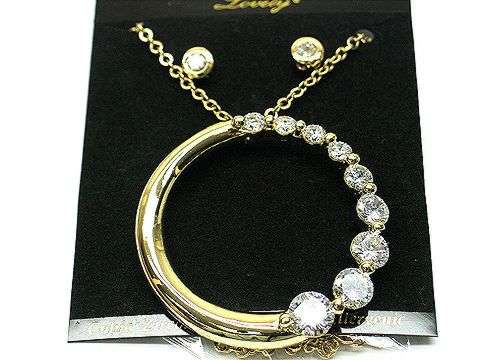 FANTASTIC CUBIC ZIRCONIA CIRCLE PENDANT AND EARRING SET