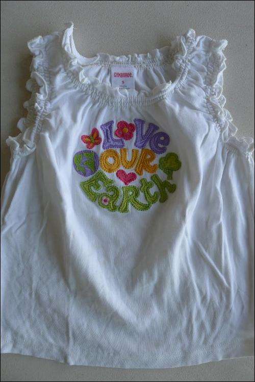Gymboree Girl 4yrs Love Earth tank top - Excellent used condition !