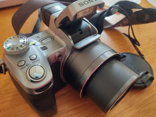 Sony DSC H1 Digital Camera