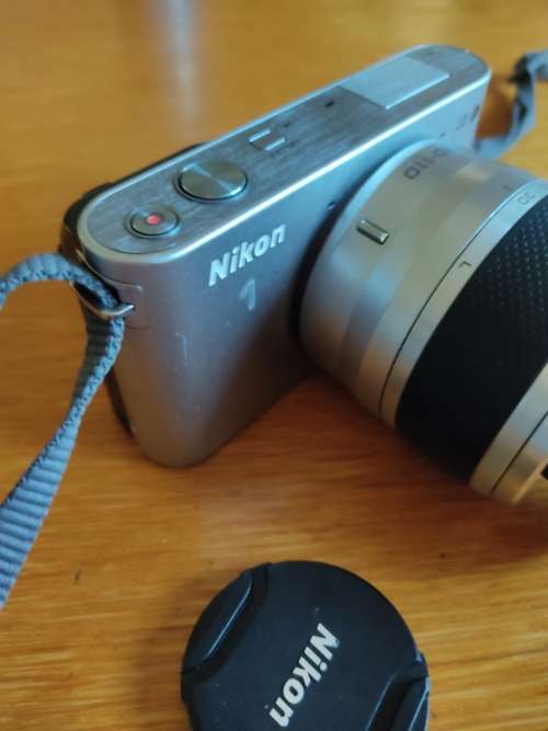 Nikon 1 J2 - Mirrorless Digital Camera
