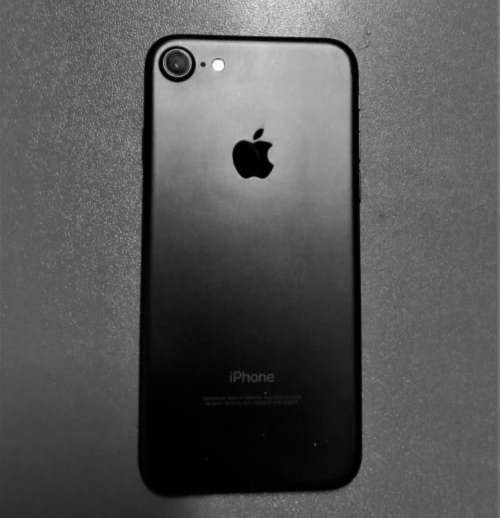 Apple iPhone 7 32GB - Black - Pre Owned