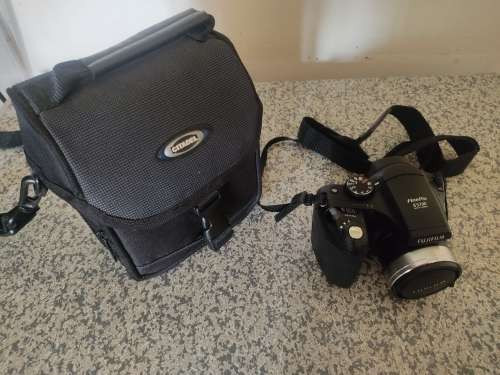 Fujifilm FinePix S5700 - 7.1MP - 10x Zoom - Digital camera
