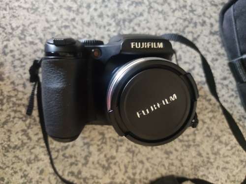 Fujifilm FinePix S5700 - 7.1MP - 10x Zoom - Digital camera