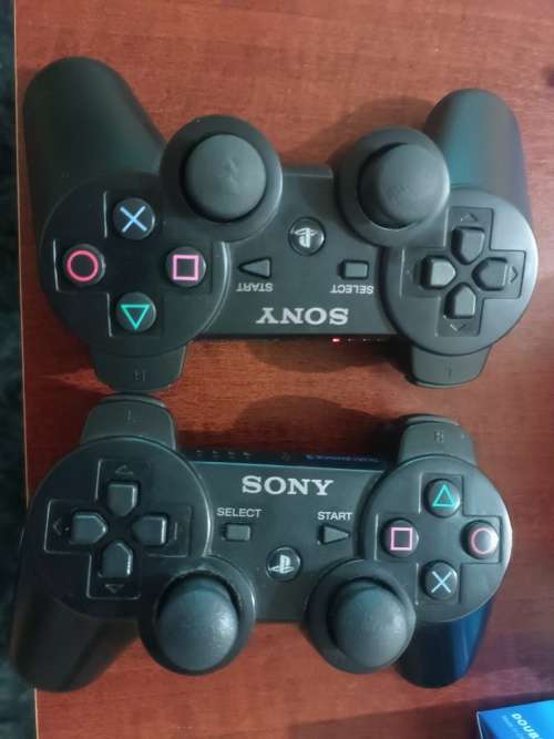 2 x Ps3 controllers