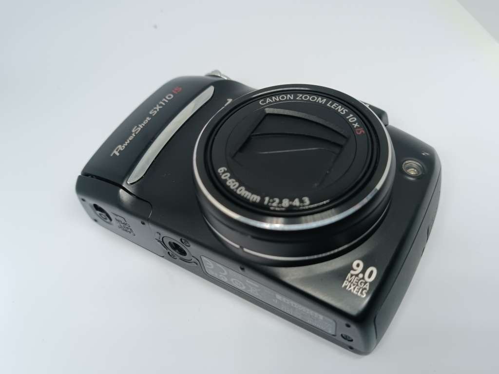 Canon POWERSHOT SX110iS - 9MP - 10x Zoom - Digital Camera