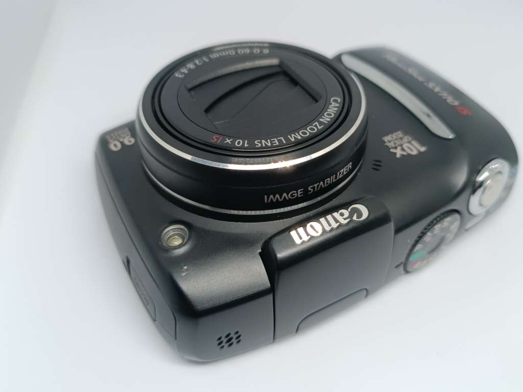 Canon POWERSHOT SX110iS - 9MP - 10x Zoom - Digital Camera