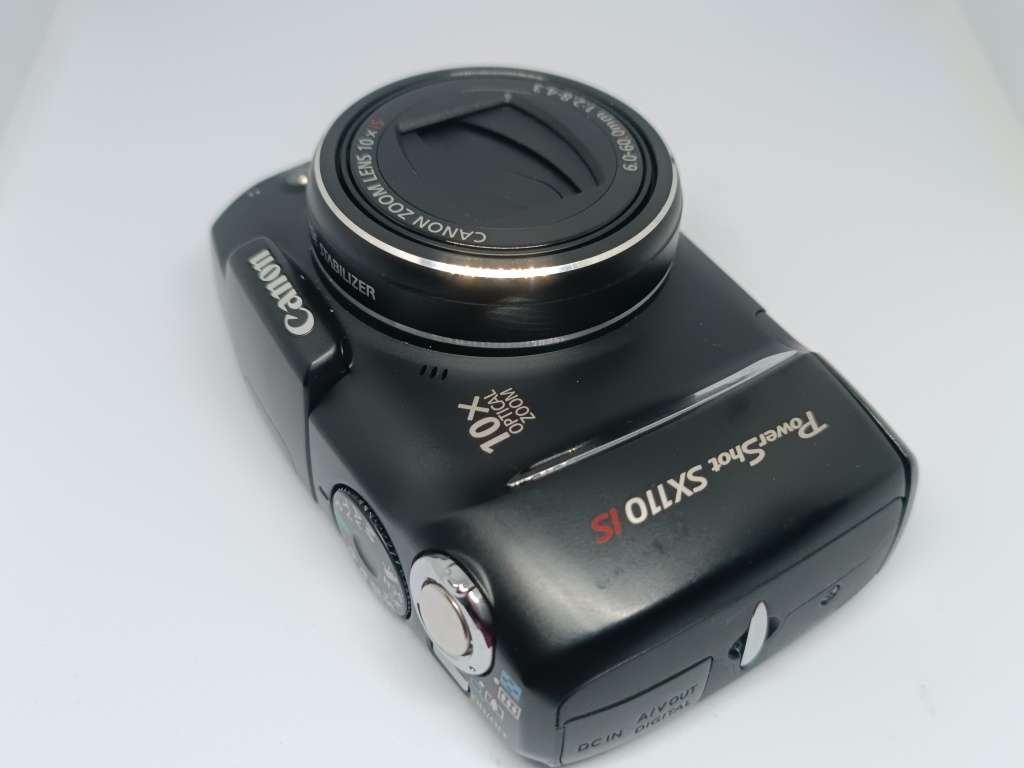 Canon POWERSHOT SX110iS - 9MP - 10x Zoom - Digital Camera