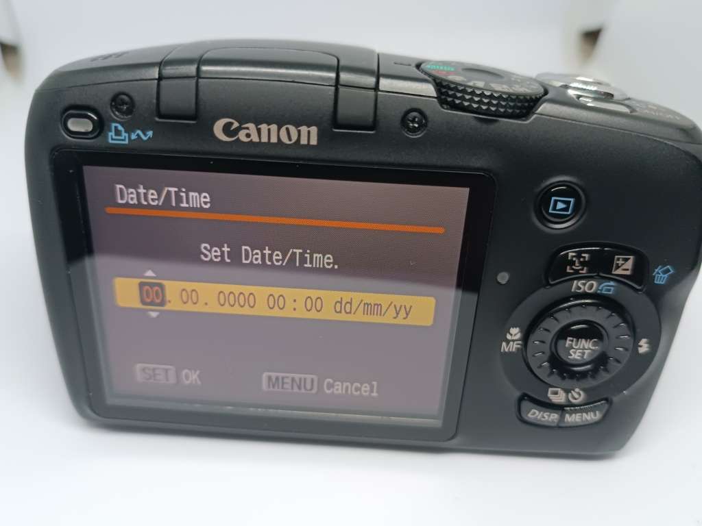 Canon POWERSHOT SX110iS - 9MP - 10x Zoom - Digital Camera