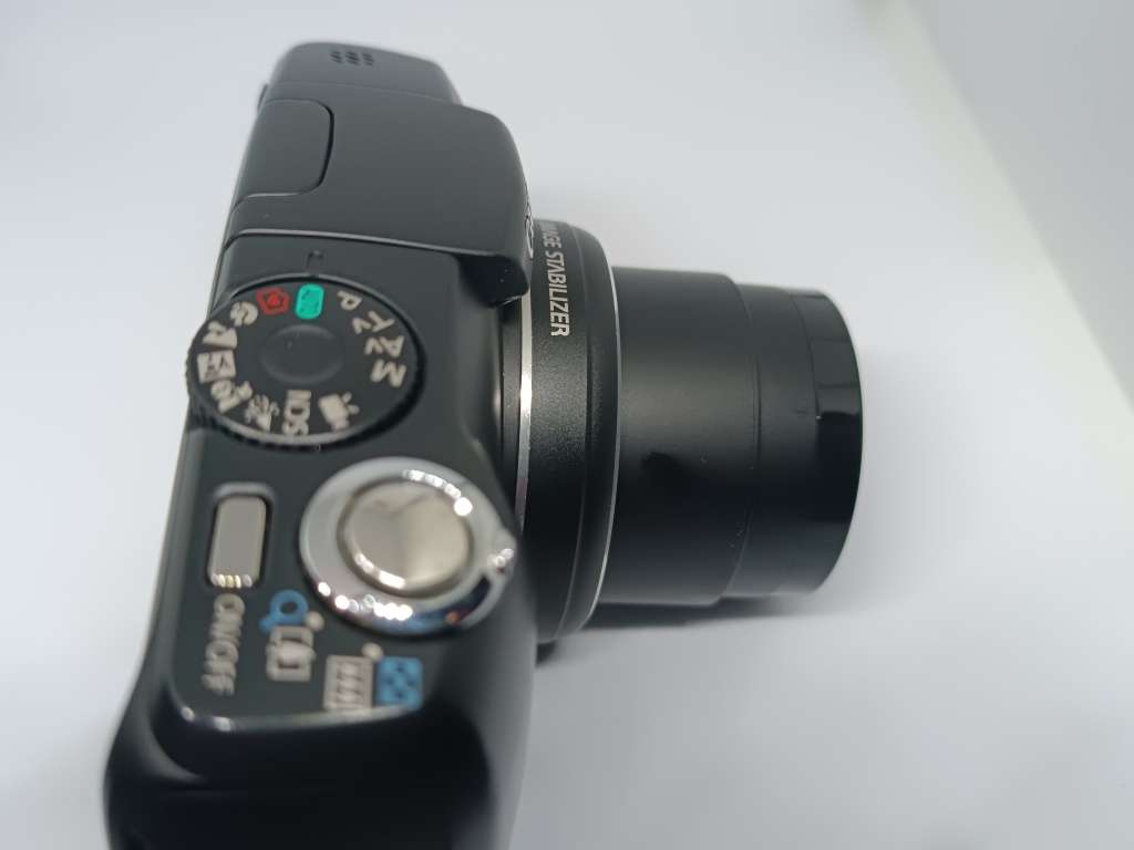 Canon POWERSHOT SX110iS - 9MP - 10x Zoom - Digital Camera